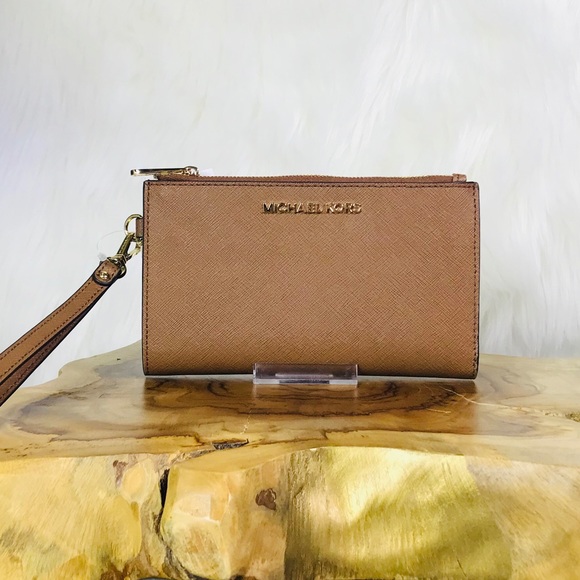 Michael Kors Handbags - Michael Kors Jet Set Travel Double Zip Wristlet